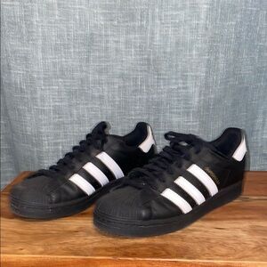Adidas Men's Black and White Sneakers